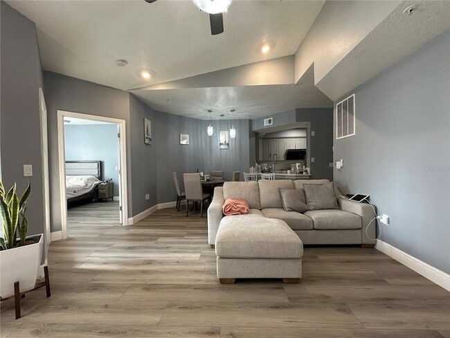 Building Photo - 5554 Metrowest Blvd Unit 4-312 Rental