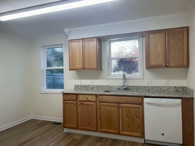 Photo - 1914 W Oakland Ave