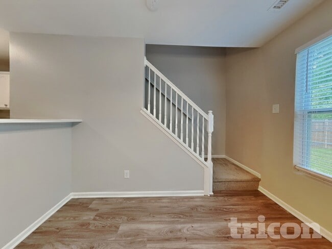 Photo - 843 Bitting Hall Cir