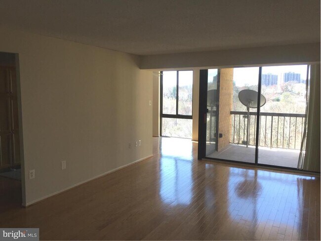 Photo - 4500 S Four Mile Run Dr Unit 918