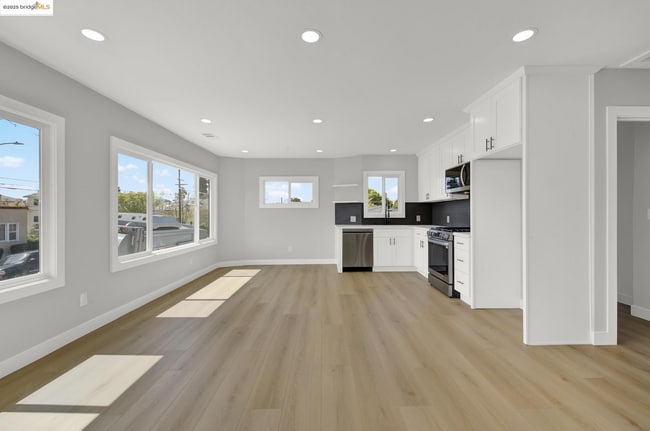Dining/Kitchen - 1120 59th St Rental