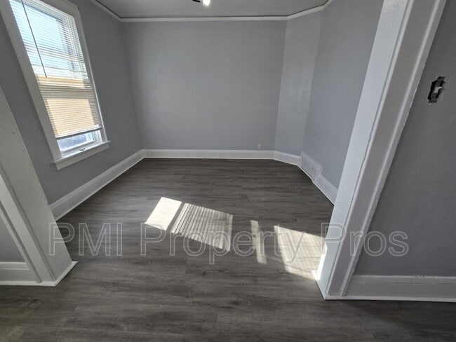 Photo - 2620A W Locust St