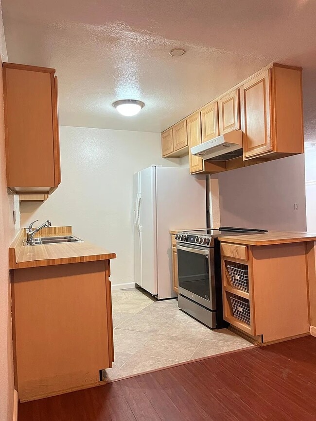 Photo - 9522 Carroll Canyon Rd Condo