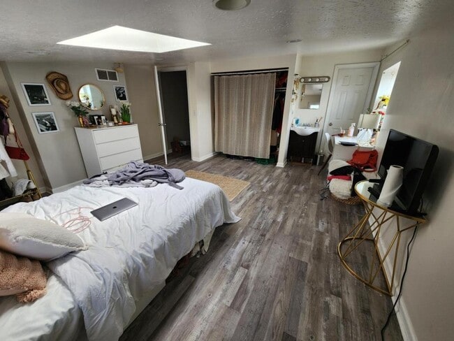 Photo - 2348 Wheeler St