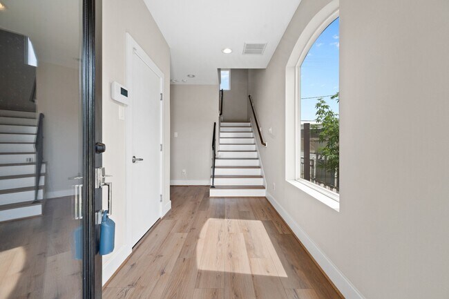 Photo - 765 Grove St