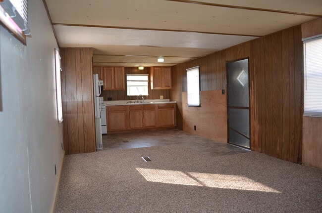 Photo - 8000 Rolling Hills Dr