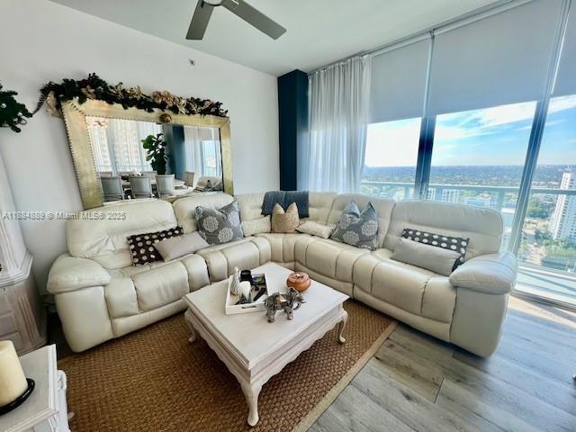 Photo - 1111 SW 1st Ave Unidad 3225 SHORT TERM