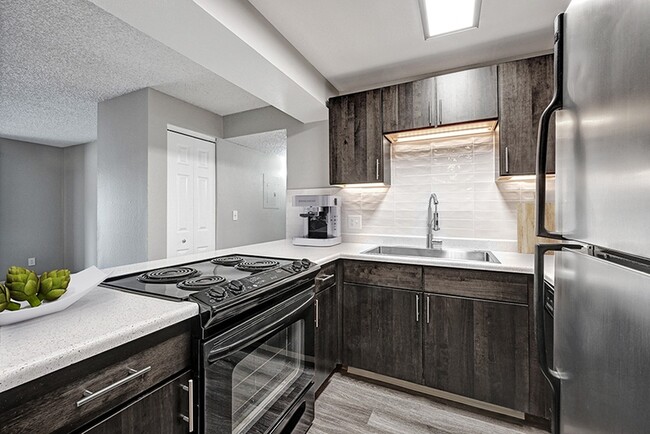 Photo - Summit Riverside Apartments