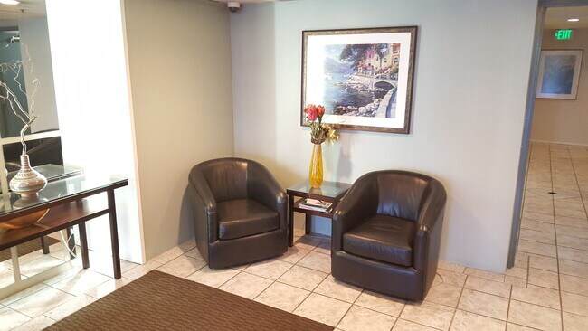 Photo - 530 Melrose Ave E Unit 508