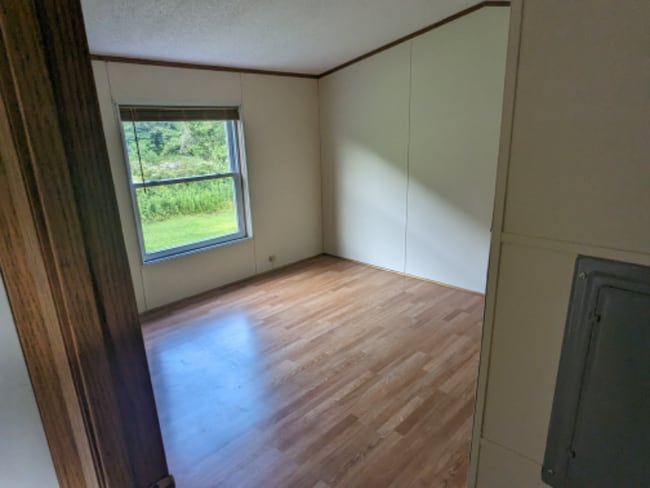 Photo - 291 Moses Ln