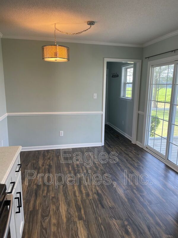 Photo - 104 Jordan Bluff Pl