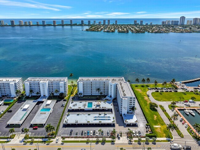 Photo - 301 Lake Shore Dr Unit 302