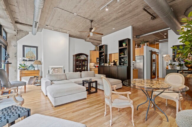 Photo - 1070 W 15th St Unit 147