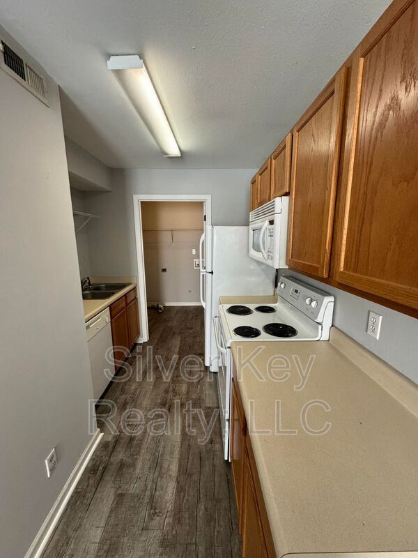 Photo - 236 Willow Creek Drive Unidad 1 Rental