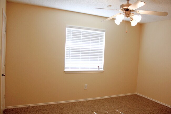 Photo - Beautiful 3/2/2 in Frenship ISD!