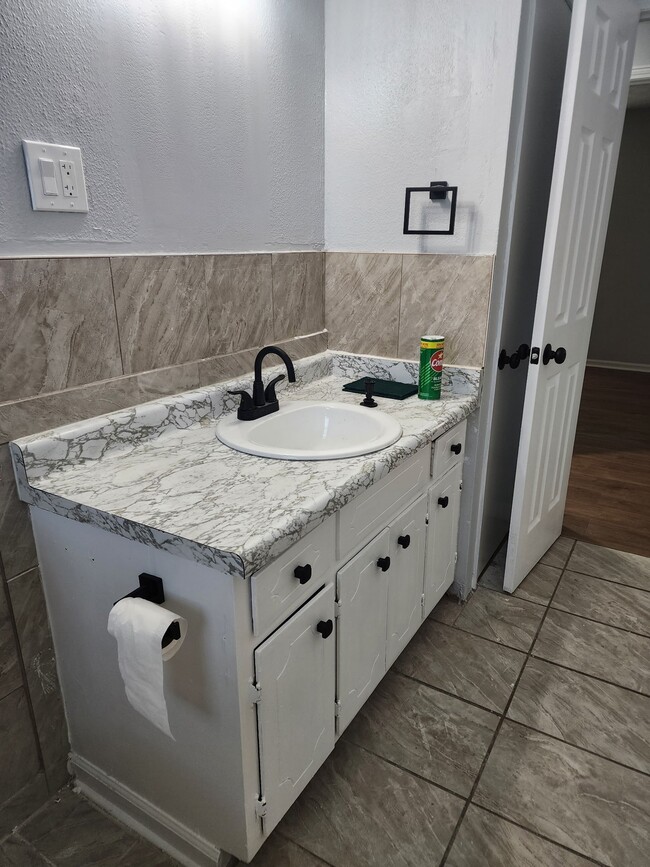 Photo - 2166 Fortune Ave