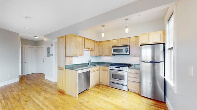 Building Photo - 432 Norfolk St Unit 4A