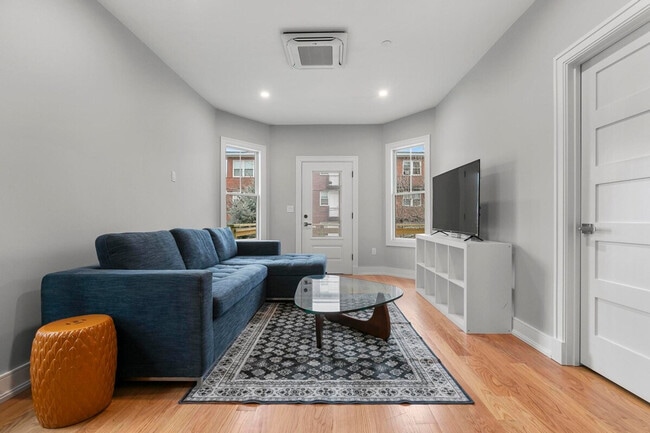 Building Photo - 10 Annapolis St Unit ID1355133P