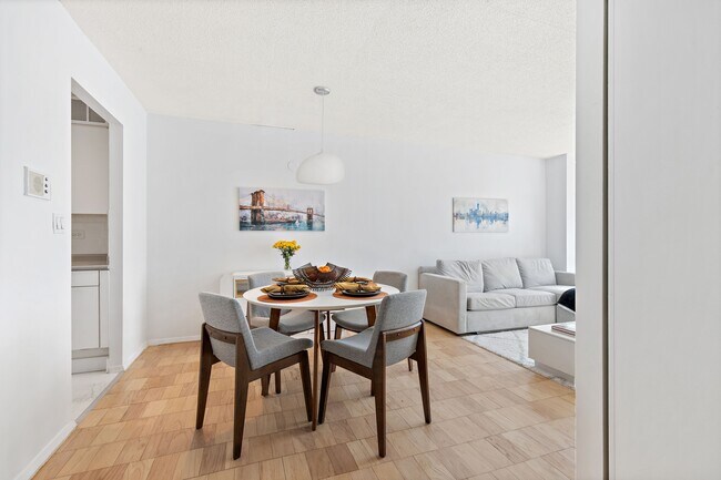 Photo - 280 Rector Pl