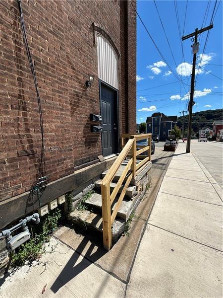 Photo - 192 W High St