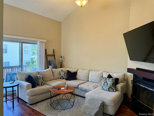 Photo - 4013 Whispering Hills Dr