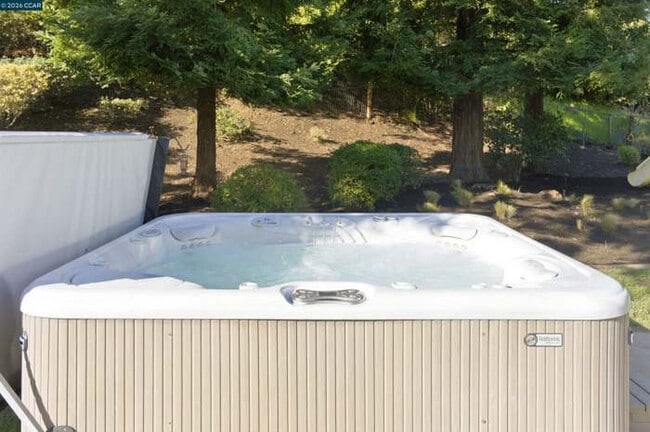 Photo - 2933 Madeira Way