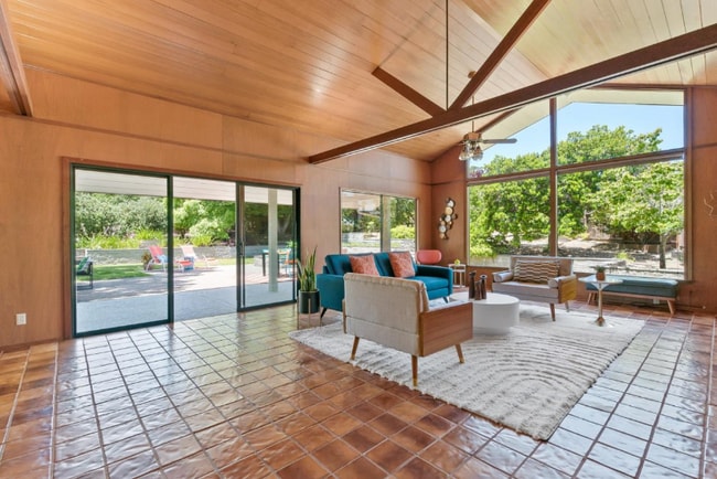 Photo - 115 Ortalon Cir