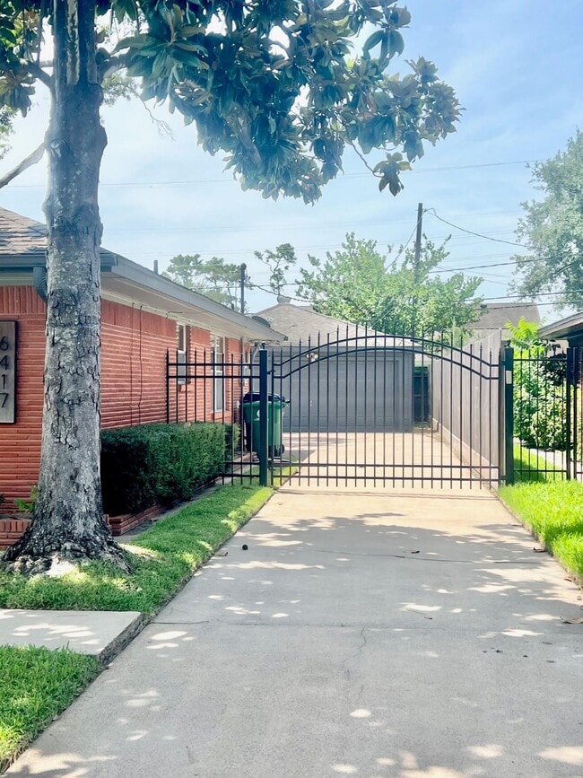Photo - 6417 Lindyann Ln