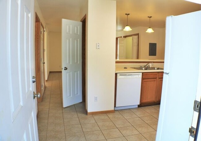 Photo - $2,695 |ROOMATE WANTED| 4 Bedroom, 2 Bathroom 2nd Floor Condo | Available for a January 5th, 2026...
