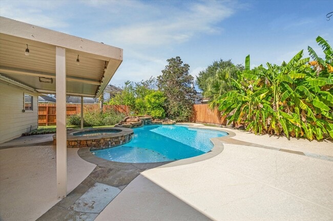 Photo - 15614 Stone Gables Ln