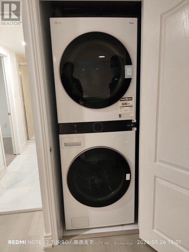 Photo - 493 Blackstock Rd