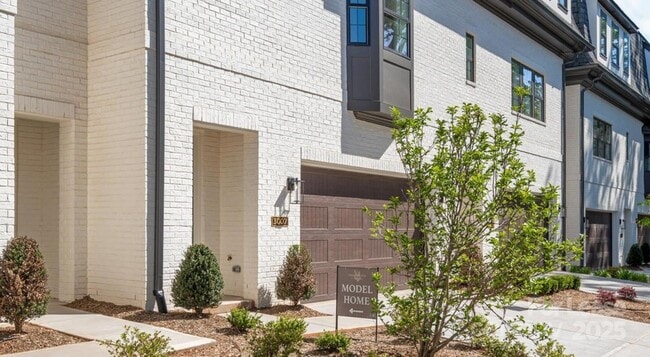 Photo - 5505 Closeburn Rd