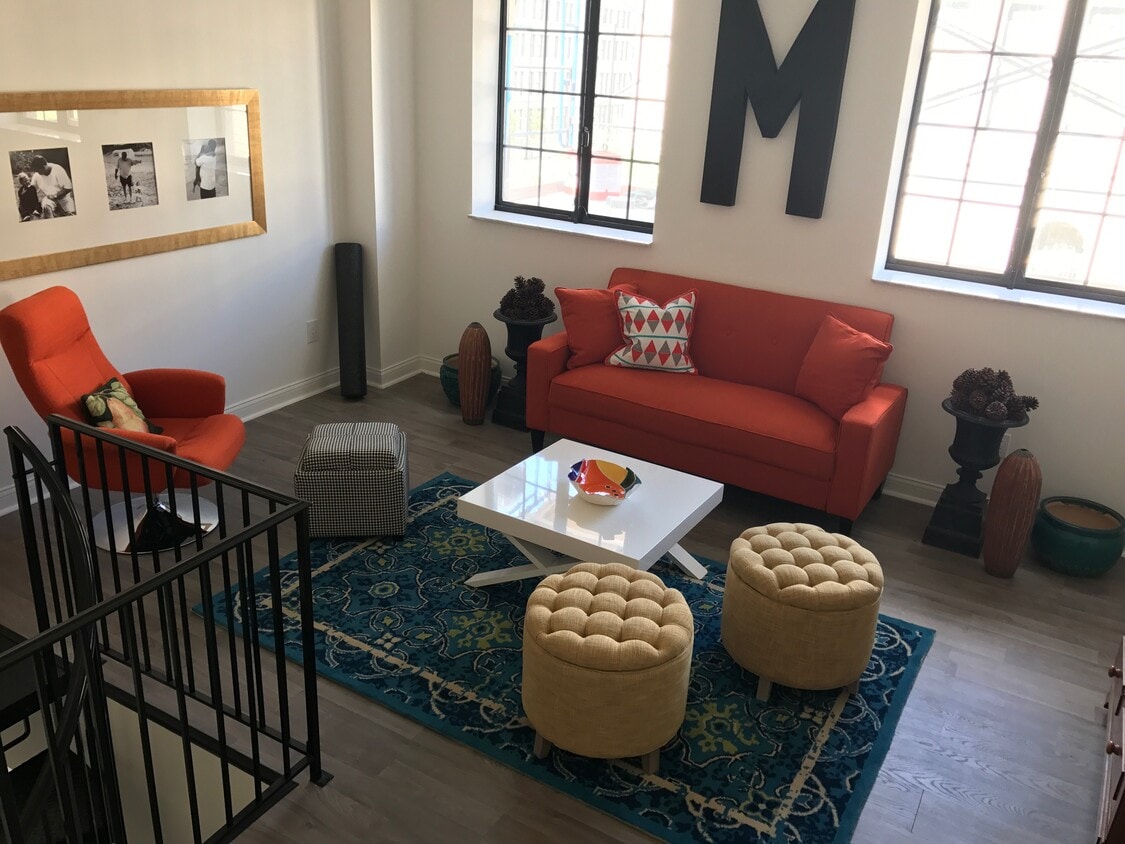 upper level living area - 1019 Main St (Cincinnati, OH)