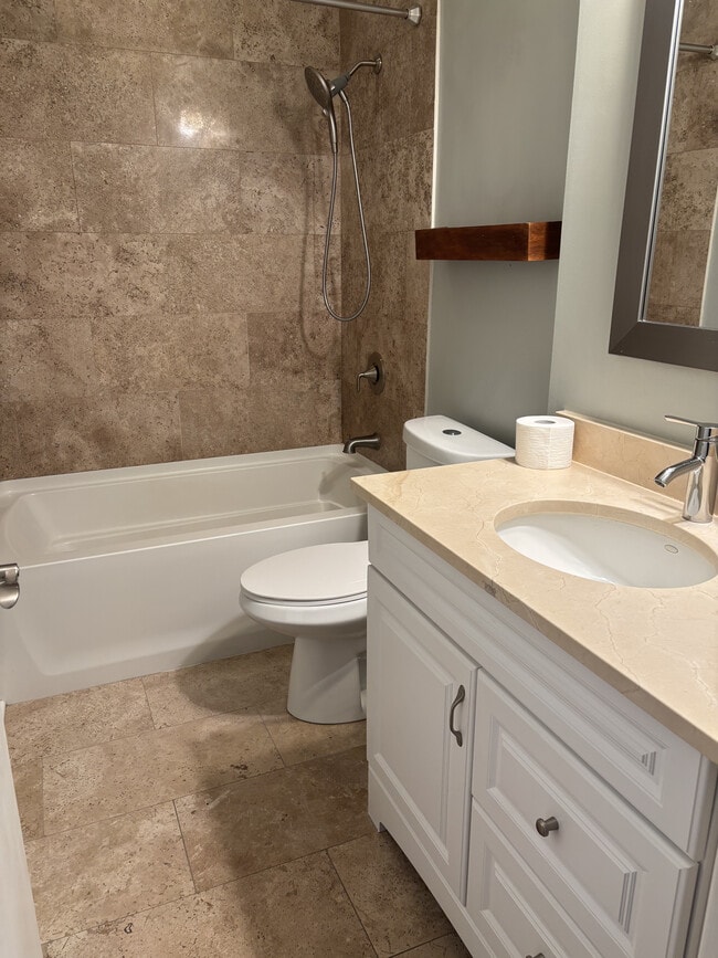 Photo - 5991 N Northwest Hwy Unit APT 302