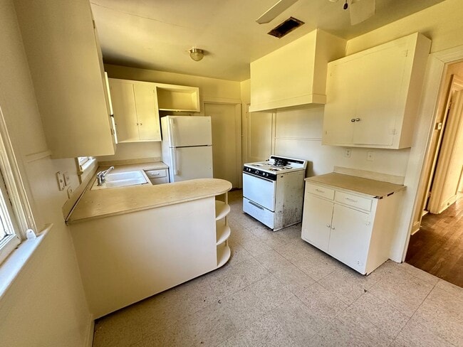 Photo - 2 bed home!