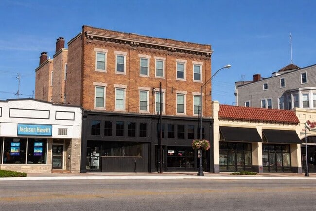 Building Photo - 4539 Montgomery Rd Unit #4