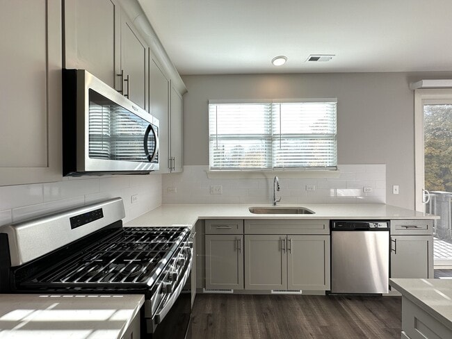 Photo - 615 Broadway St Unidad HT