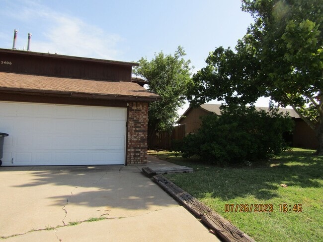 Photo - Very nice townhome located in the Heritage Park Area!