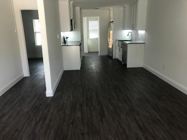 Photo - 904 N Bush Ave