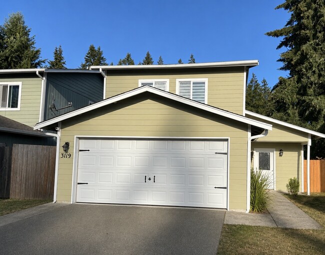Building Photo - 3119 Chive Pl SE