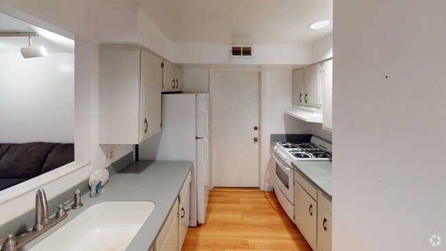 Building Photo - 96 Sheridan St Unit 1 Rental