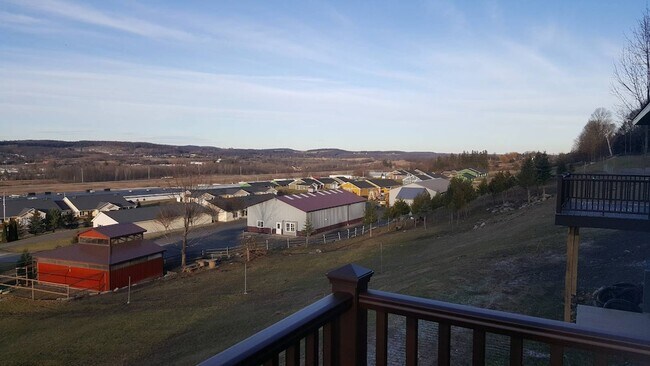 Photo - 277 Red Tail Rdg