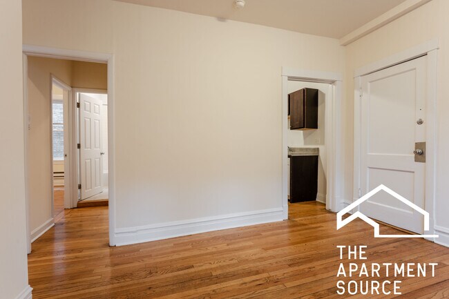 Photo - 2919 W George St Unit 1