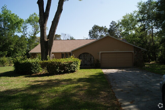 Building Photo - Beautiful Pool Home in River Country Estates