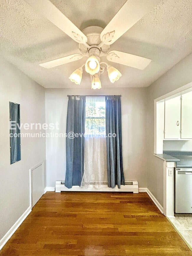 Photo - 2116 Oakwood Ln