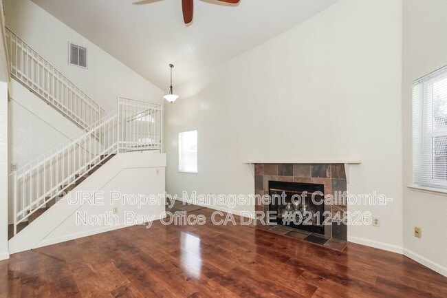 Photo - 3465 Walnut Grove St
