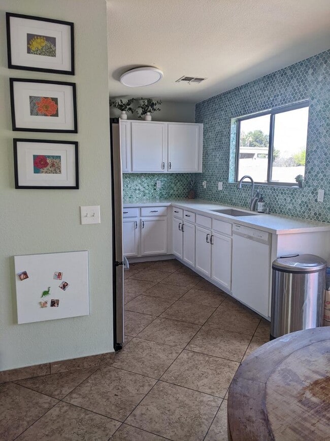 Photo - 1070 E Appaloosa Rd