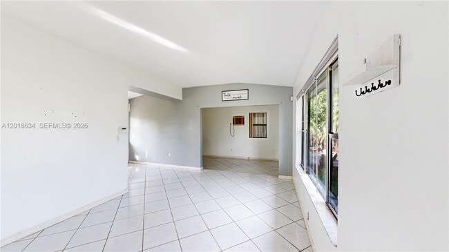 Photo - 1610 NW 9th Ct