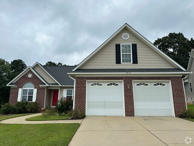 Building Photo - 4 Bedroom, 3 Bath with 2 Car Garage off Ho... Rental