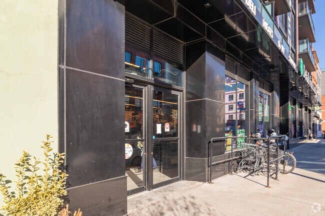 Photo - 825 Dekalb Ave